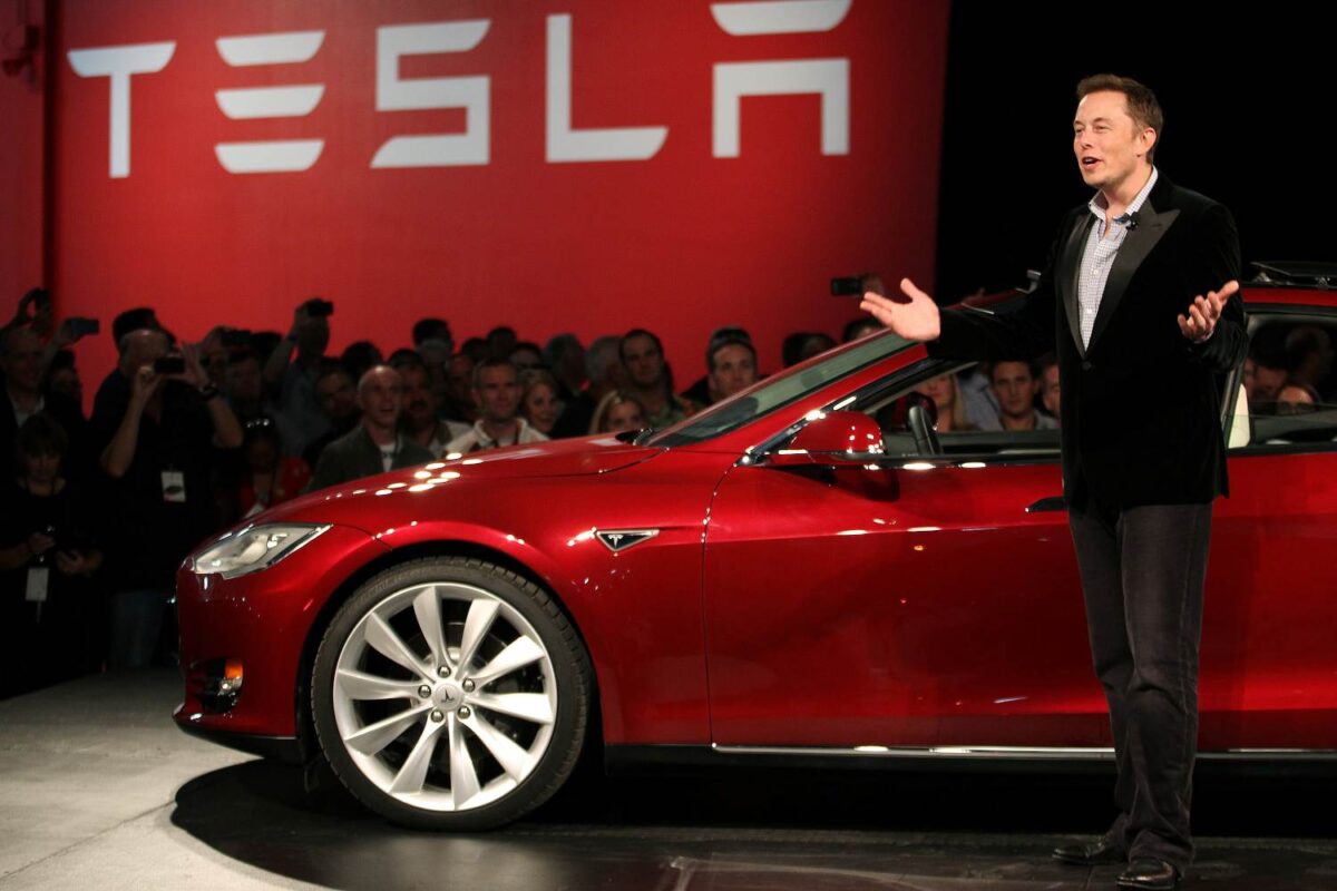 Tesla Stock Crashes 12% But Jim Cramer Remains Bullish